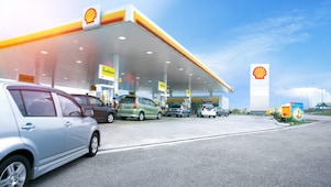 Shell-huoltamon piha ja FuelSave-polttoaineita.